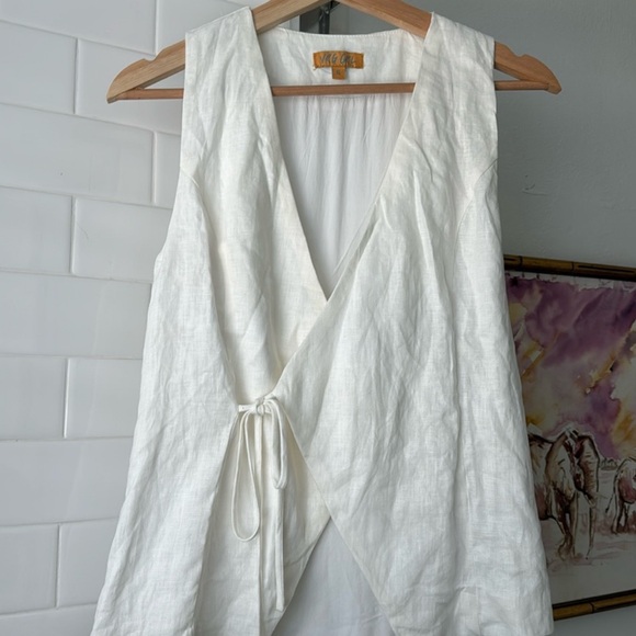 Vrg Grl Linen Poet Vest in White - Picture 4 of 7